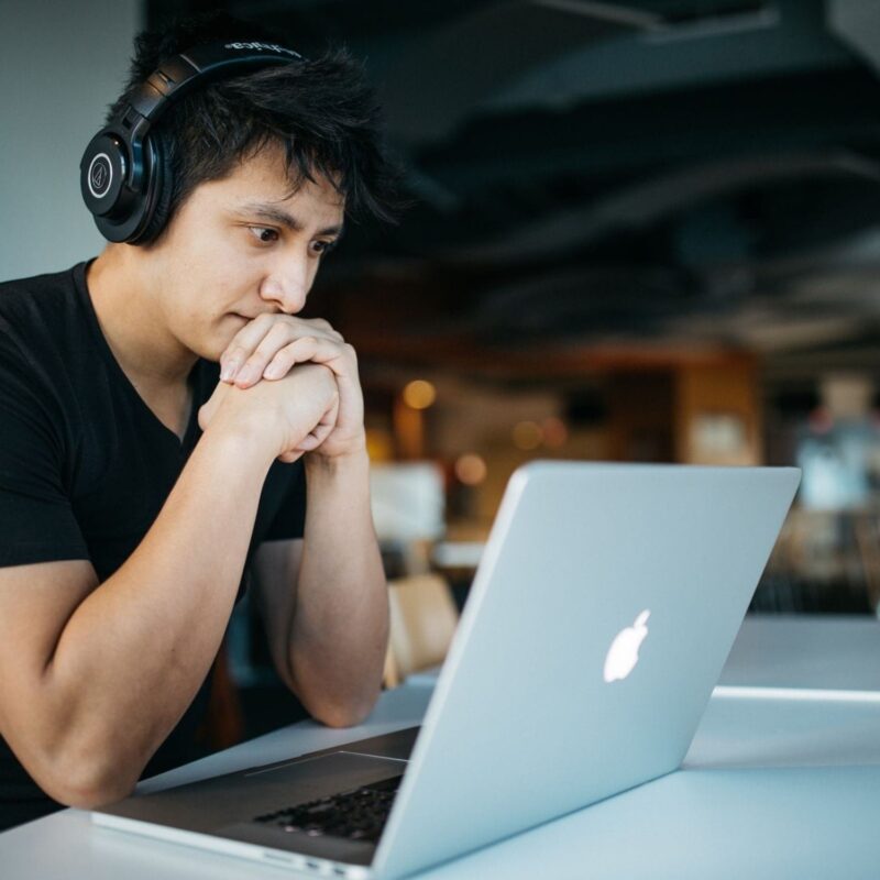 Cold Calls Vs. Email Templates For Sales Prospecting